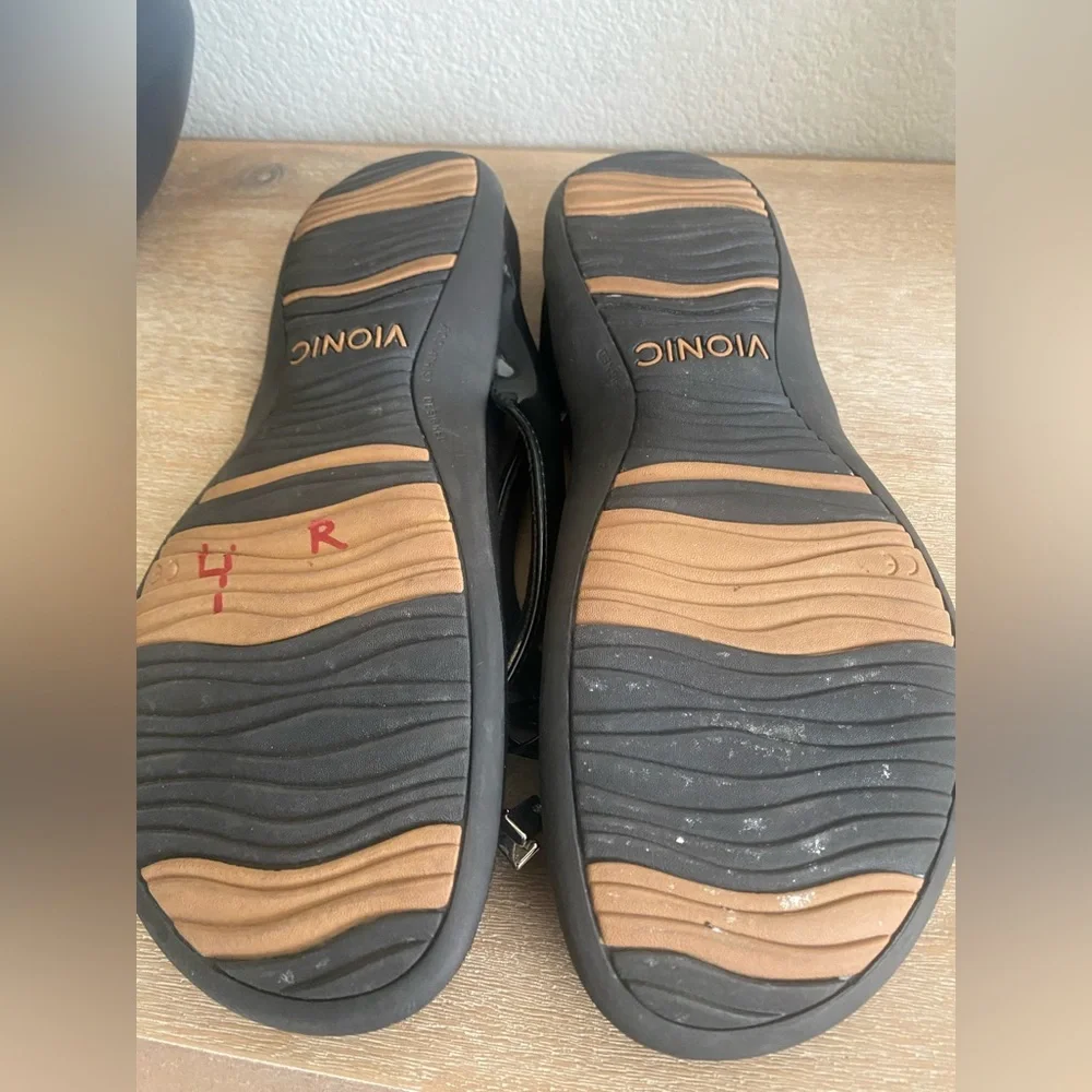 Vionic Black Flip Flop Sandal